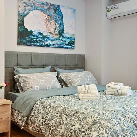 Charming Apartment With A Sea View Terrace Pireu Exterior foto