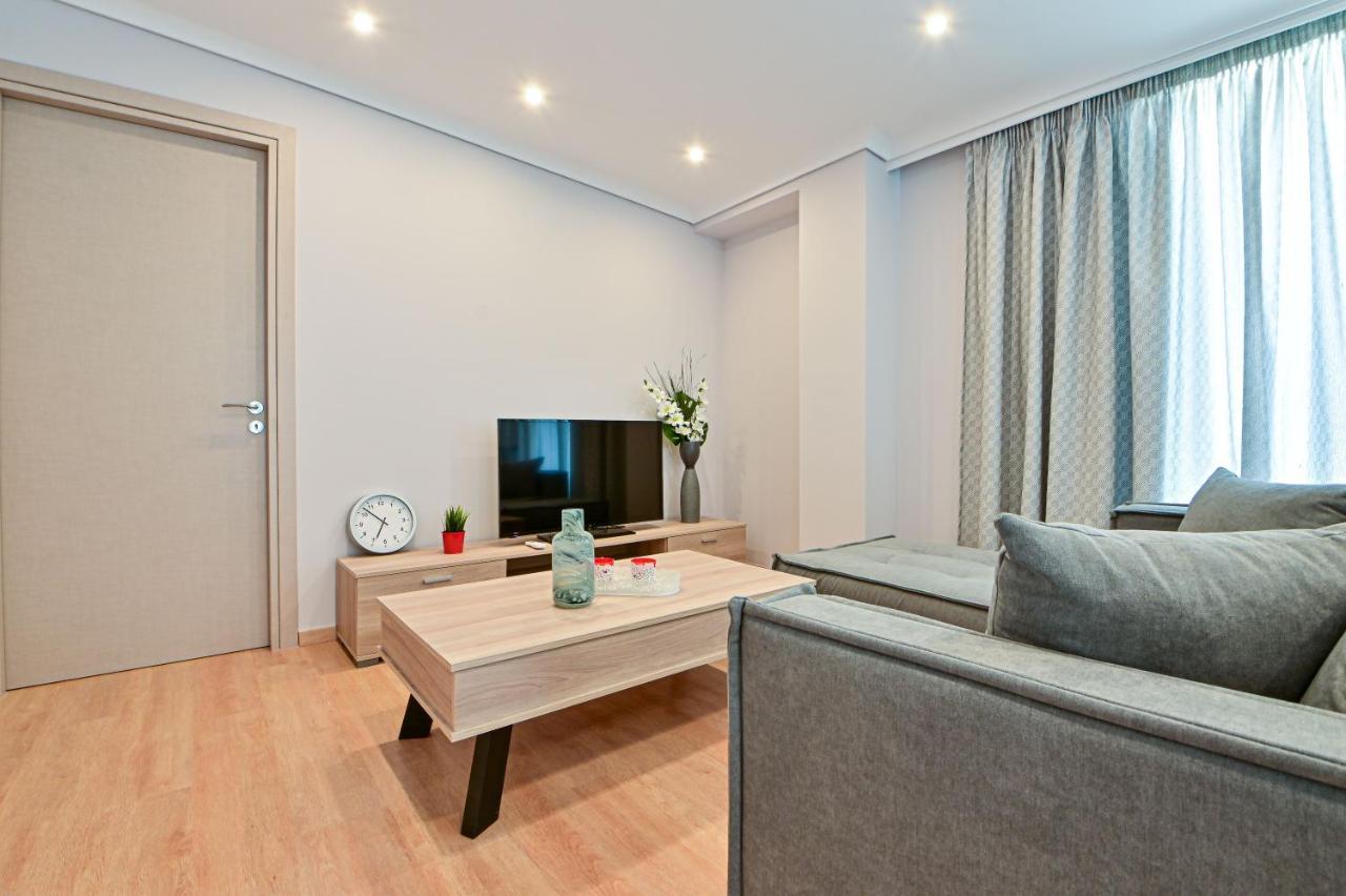 Charming Apartment With A Sea View Terrace Pireu Exterior foto