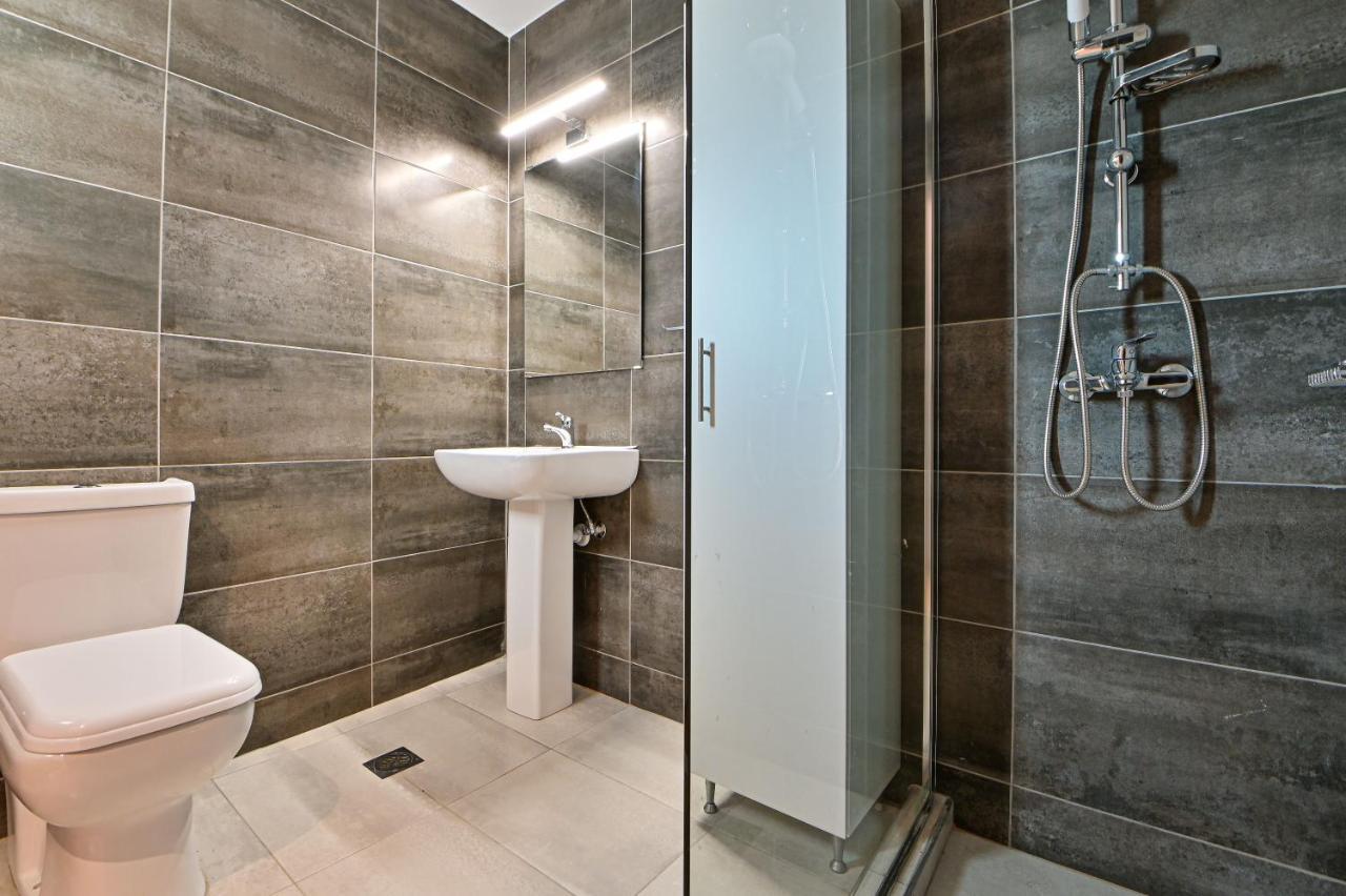 Charming Apartment With A Sea View Terrace Pireu Exterior foto